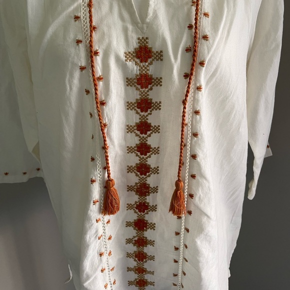 NWOT Embroidered Linen Top​ - Picture 2 of 6